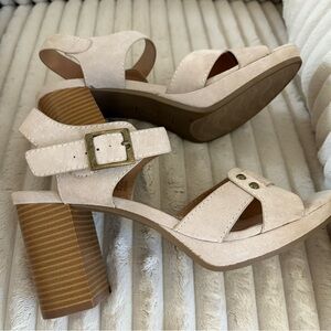 Women’s White Mt. Nude Heeled Sandals